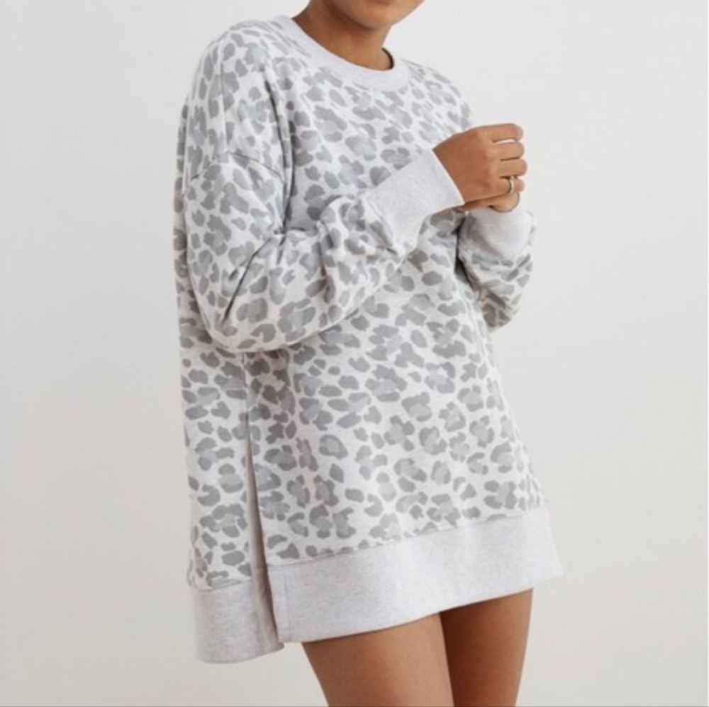 Aerie Desert Oversized Sweatshirt in Grey Leopard Print